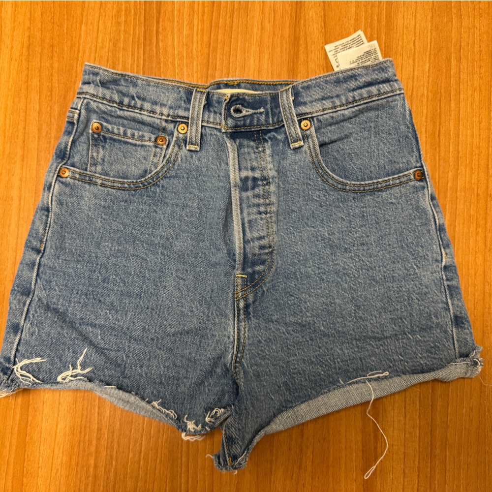 Women’s 501 Levi shorts